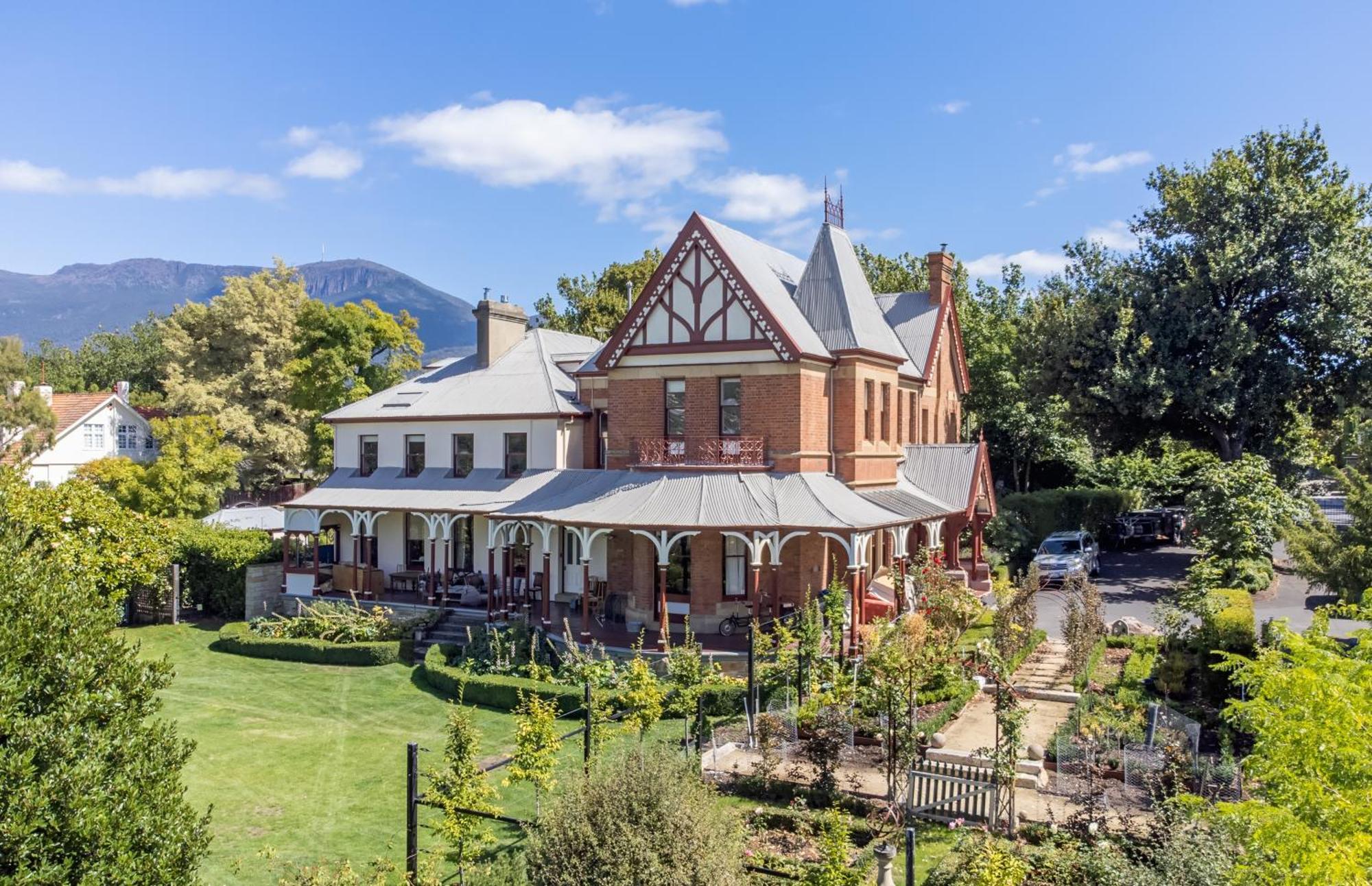 Old Bishop'S Quarters Heritage, Modern & Unique Accommodation โฮบาร์ต ภายนอก รูปภาพ